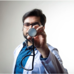El desafío del médico en la España abandonada